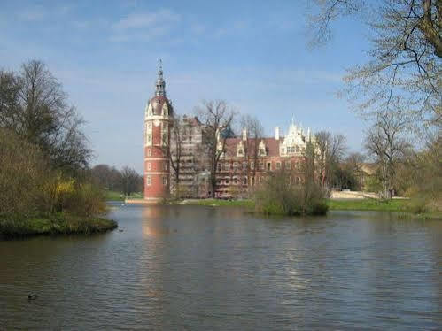 Am Schlossbrunnen Bad Muskau Dış mekan fotoğraf